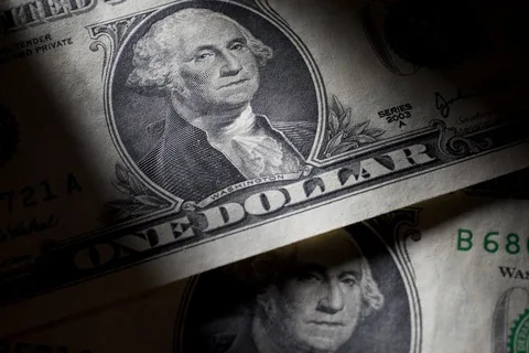 Bloomberg: советники Трампа предложили наказывать страны за отказ от доллара