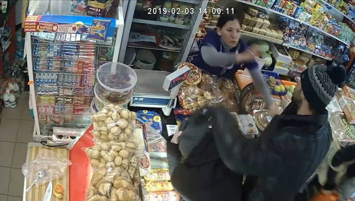 Отважный покупатель скрутил агрессивного грабителя в Альметьевске