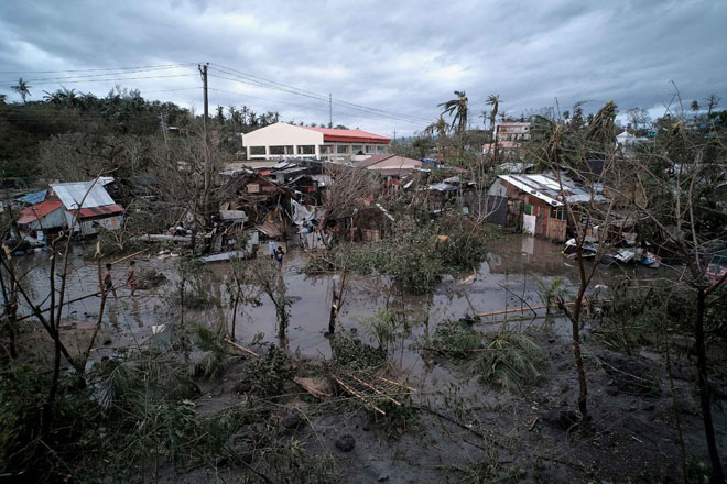 Жертвами тайфуна «Каммури» на Филиппинах стали 17 человек