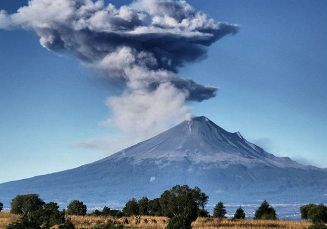 В Мексике проснулся вулкан Попокатепетль
