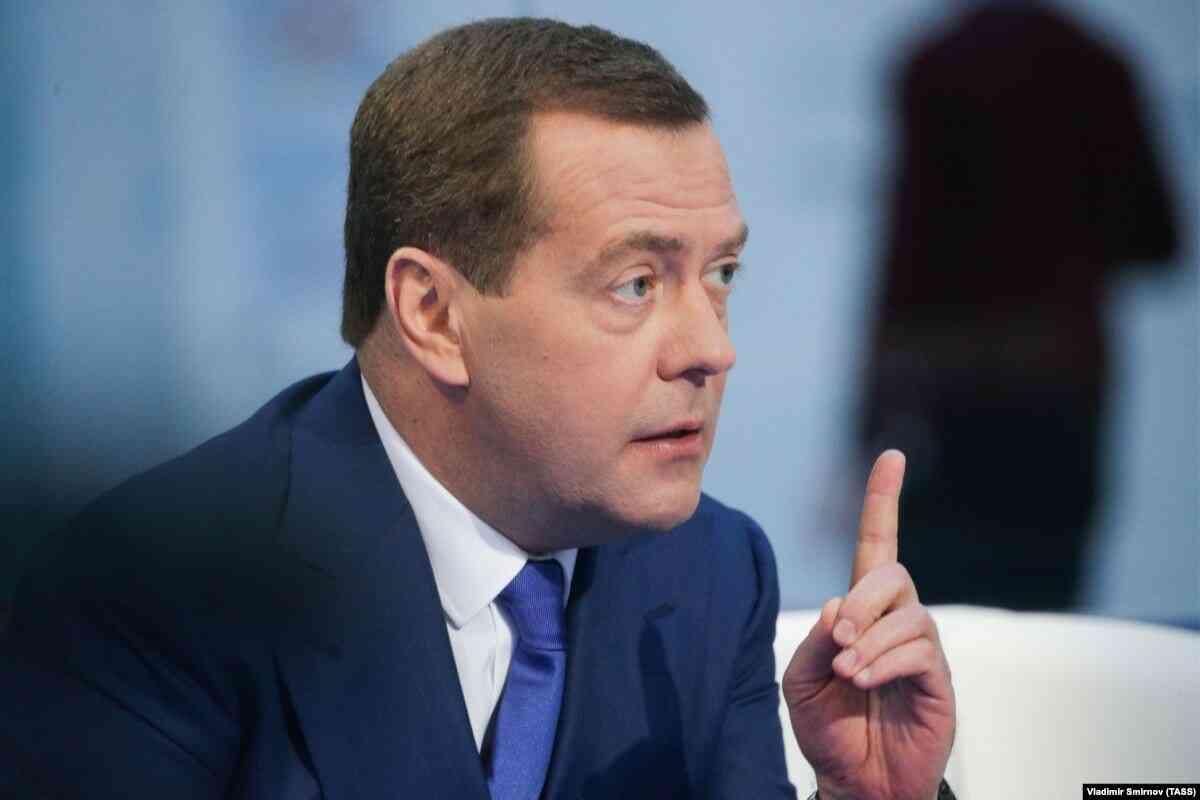Медведев предупредил о возможных ограничениях со стороны США в сфере интернета