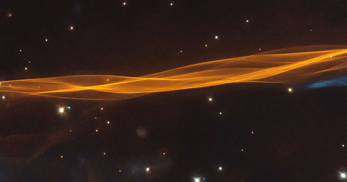 НАСА опубликовало великолепный снимок взрывной волны от сверхновой Лебедя