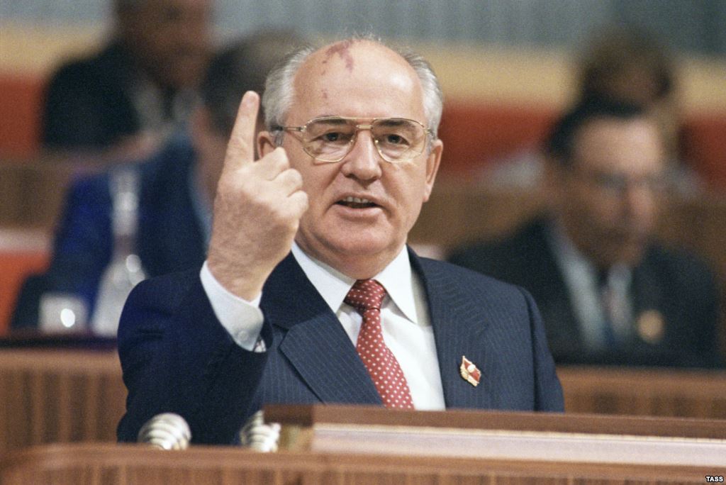 Сколько Горбачев «поимел» от продажи Америке Советского Союза?