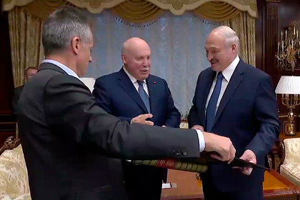 Посол России подарил Лукашенко карту Белоруссии времен Российской империи
