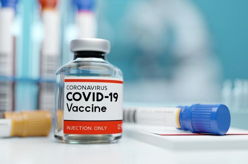 Европейские вакцины от COVID-19 ожидаемо будут вызывать аллергию и бесплодие