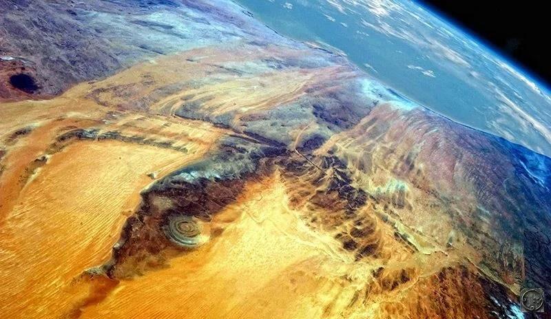 В пустыне Сахара множество загадок. Но научные и археологические экспедиции запрещены