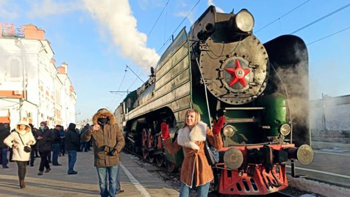 Ретропоезд привез первых гостей в новогоднюю столицу России