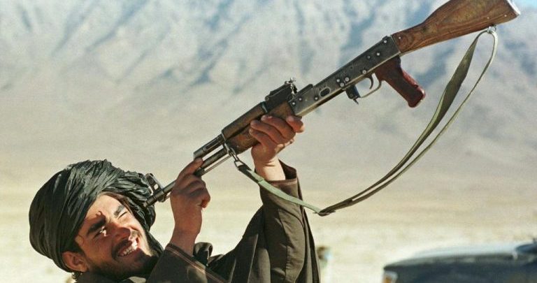 Почему китайская копия Калашникова стреляла хуже советского АК-47