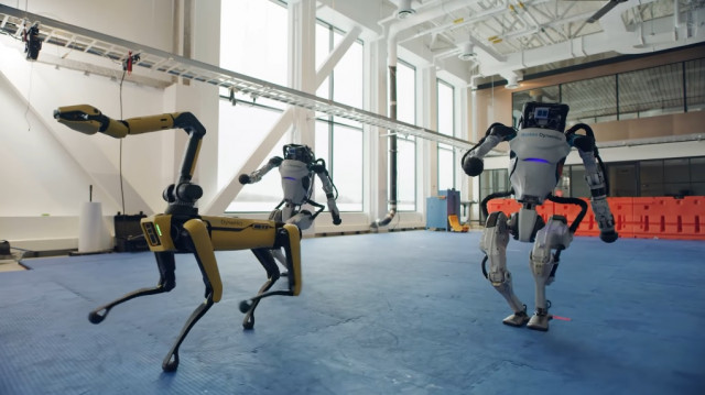 В завершение 2020 года Boston Dynamics выпустили своё самое впечатляющее (и немного пугающее) видео