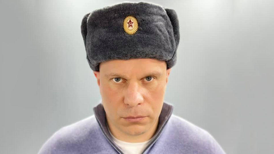 Депутат Рады надел шапку с советской звездой и попросил арестовать его