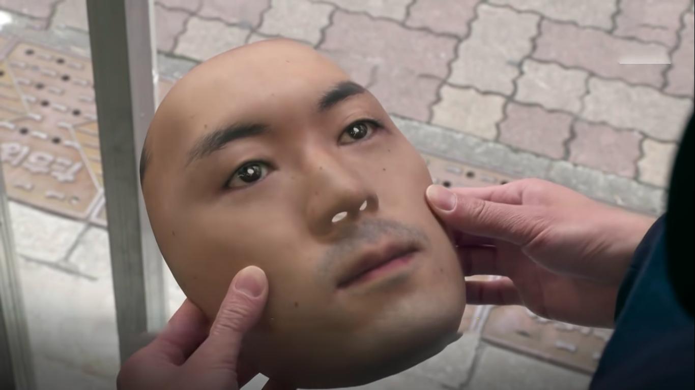 В Японии начали продавать маски, практически неотличимые от реальных лиц
