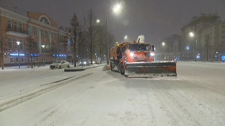 Снегопад накрыл Москву