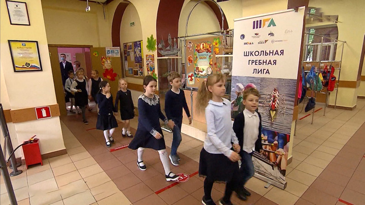 Испытание дистанционкой: дети возвращаются в московские школы