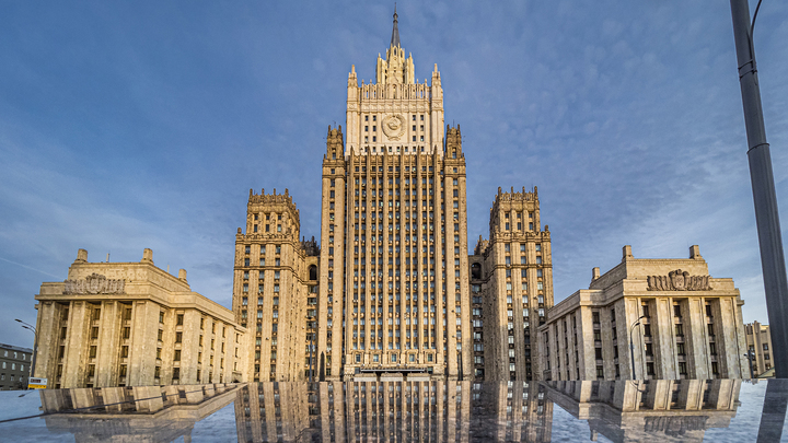 МИД России заявило протест американскому послу в связи с поддержкой несанкционированных акций