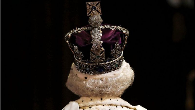 "Фирма": кто и как управляет королевской семьей Великобритании