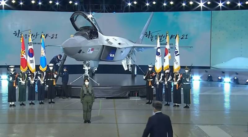 «Чтобы говорить о превосходстве KF-21 над J-20, ему нужно сначала взлететь» - в китайской прессе оценили слова о корейском истребителе