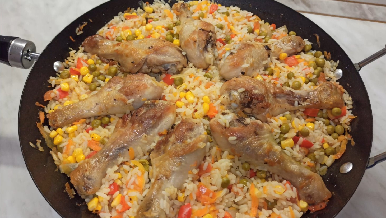 Курица с рисом и овощами. Рис по-каталонски