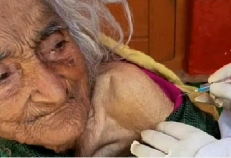 Самую старую женщину в мире обнаружили во время вакцинации от COVID-19