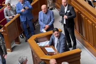 Нардеп Бойко пригрозил судом партии Зеленского после потасовки в Верховной Раде