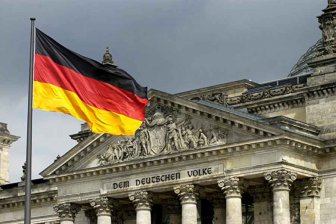 Немецкий политолог Александр Рар заявил, что ни один безумец в Германии не готовится к войне с РФ