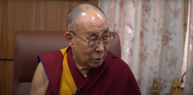 Далай-Лама объявил, что переродится в богатой стране в теле женщины