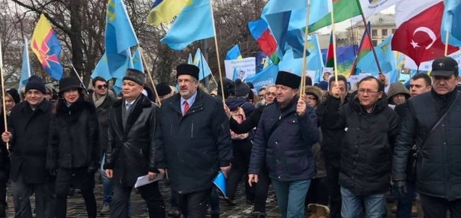 «Марш на Крым»: США готовят срыв юбилея Победы в Москве руками украинцев