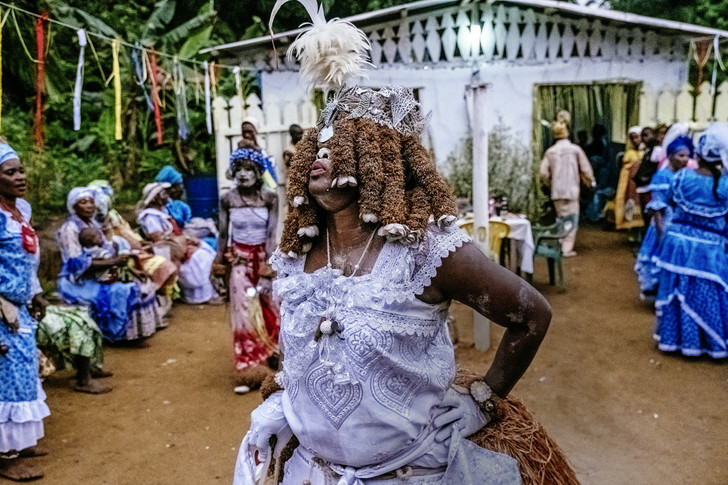 Владычицы Ночи : Секретный ритуал Бвити в Габоне