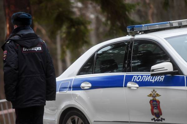 «Ты на нас не обижайся»: полицейские обокрали москвича на миллион рублей