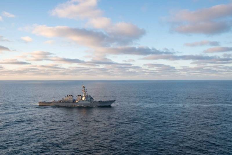 Американский эсминец УРО USS Porter вслед за флагманом Шестого флота США покинул Чёрное море