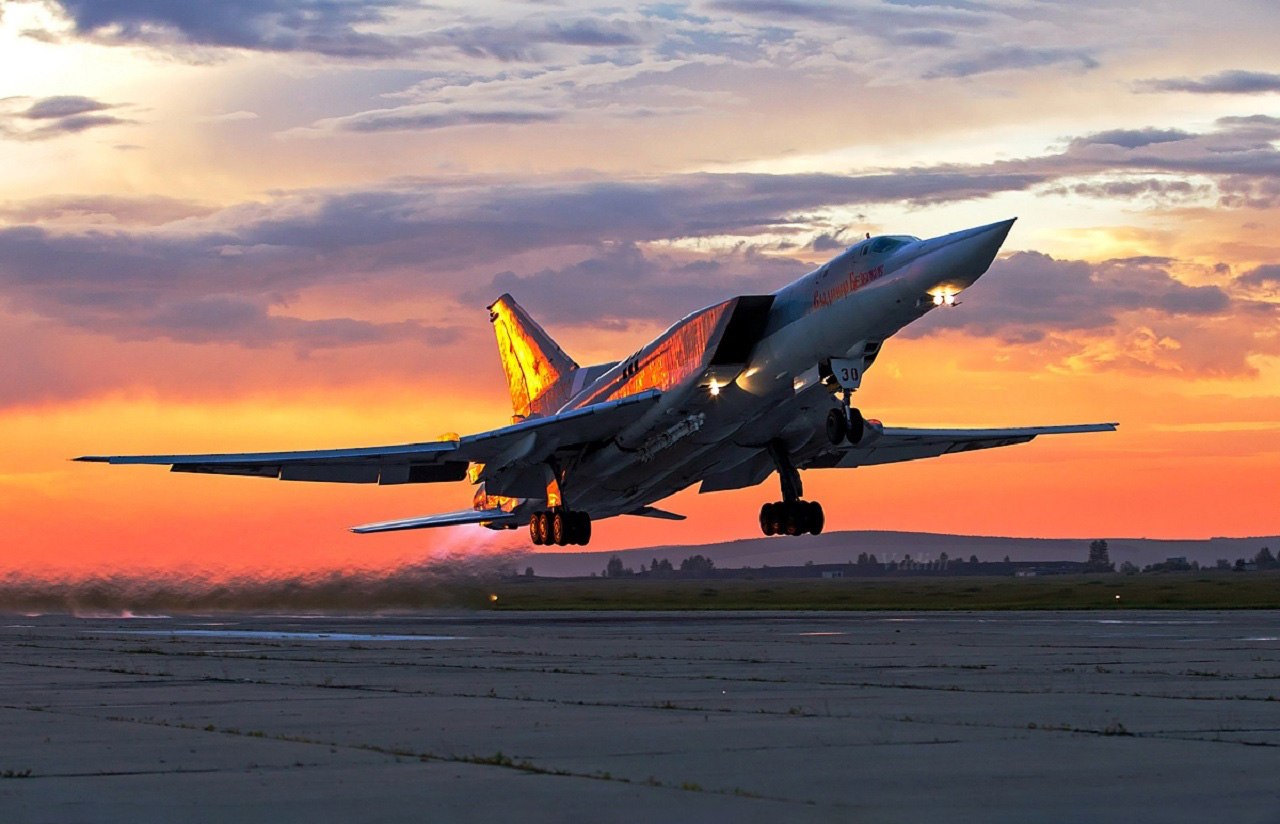 Стратегический бомбардировщик Ту-22М3М получил новую авионику и вооружение