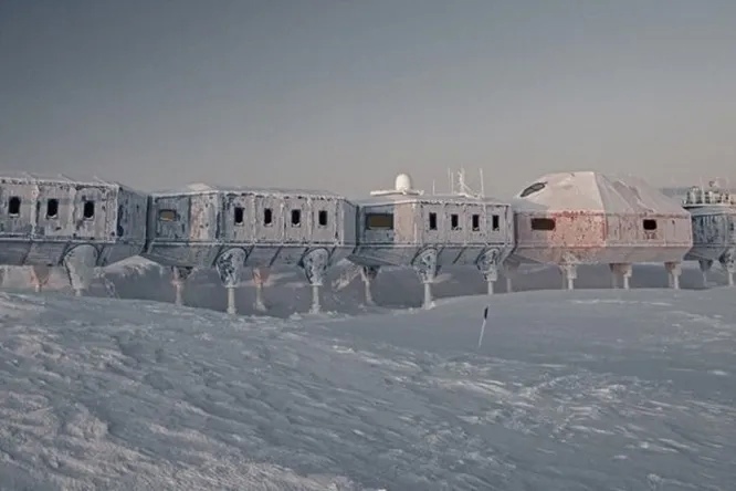 Брошенная в Антарктике база все еще работает без людей: инженерное чудо
