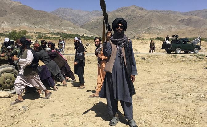 Плохо без русских солдат: Талибан* и ИГИЛ** берут в окружение Ташкент