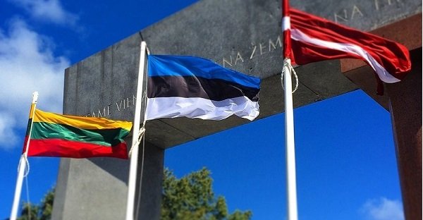 Посол России предупредил Латвию и Эстонию об ответе