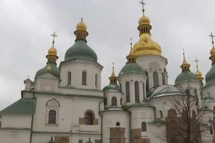С Софийского собора в Киеве упал крест. Недобрый знак, но – не для Киева и не для Украины.