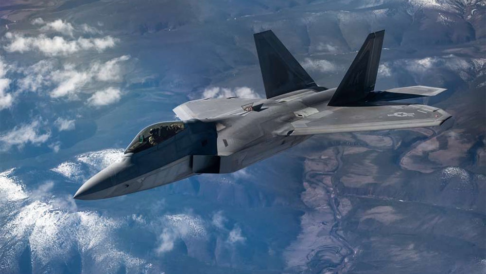 Ахиллесова пята: У истребителей F-22 Raptor нашли критический дефект, который могли 
