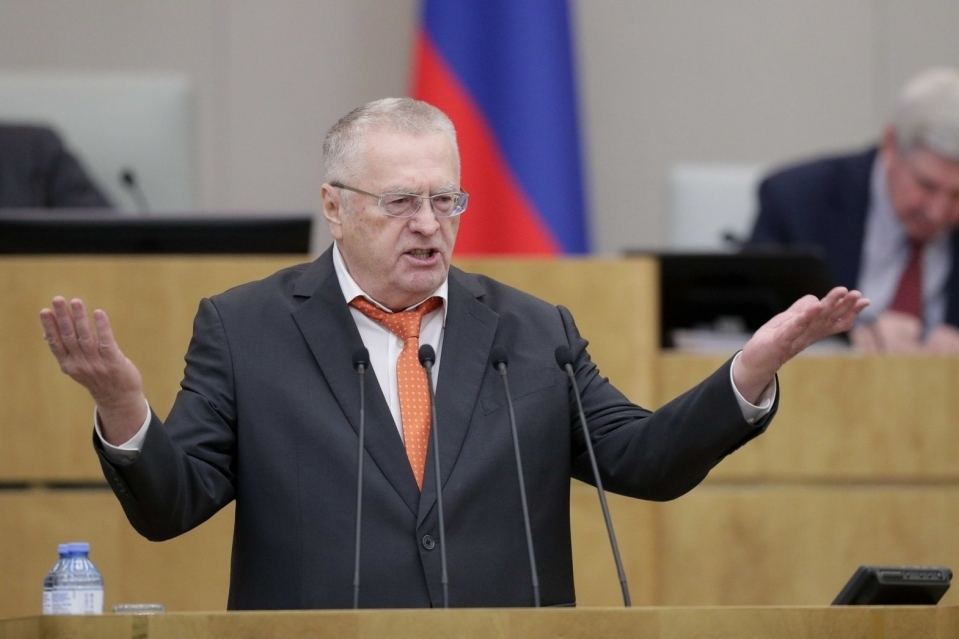 Жириновский предложил запрет рукопожатий