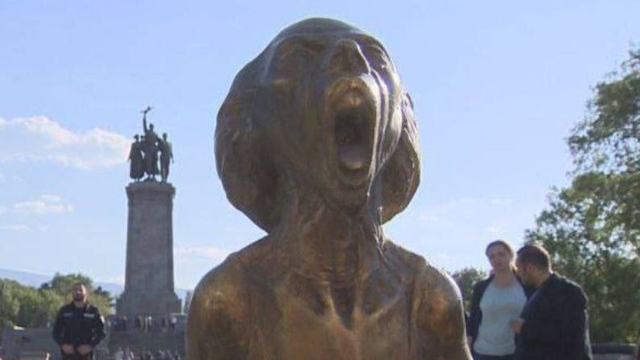 Болгары испугались скульптуры 