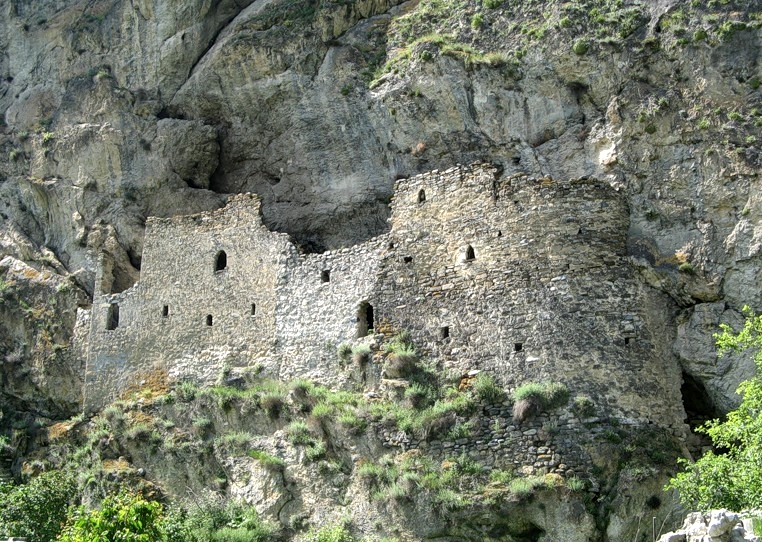 Дзивгисские замки: чем необычна самая неприступная осетинская крепость