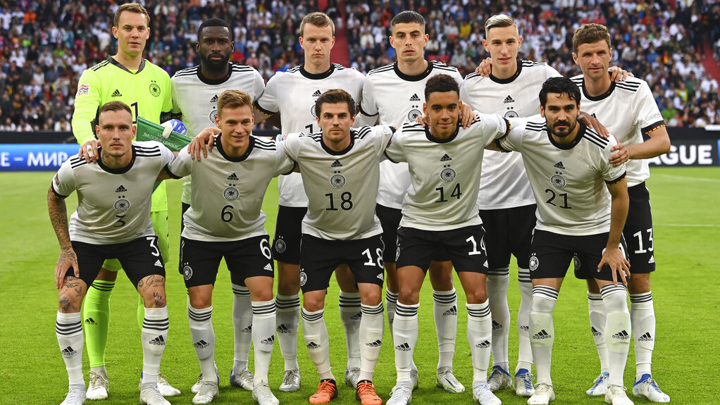 Почти половина жителей Германии выступают против участия своей сборной в чемпионате мира по футболу