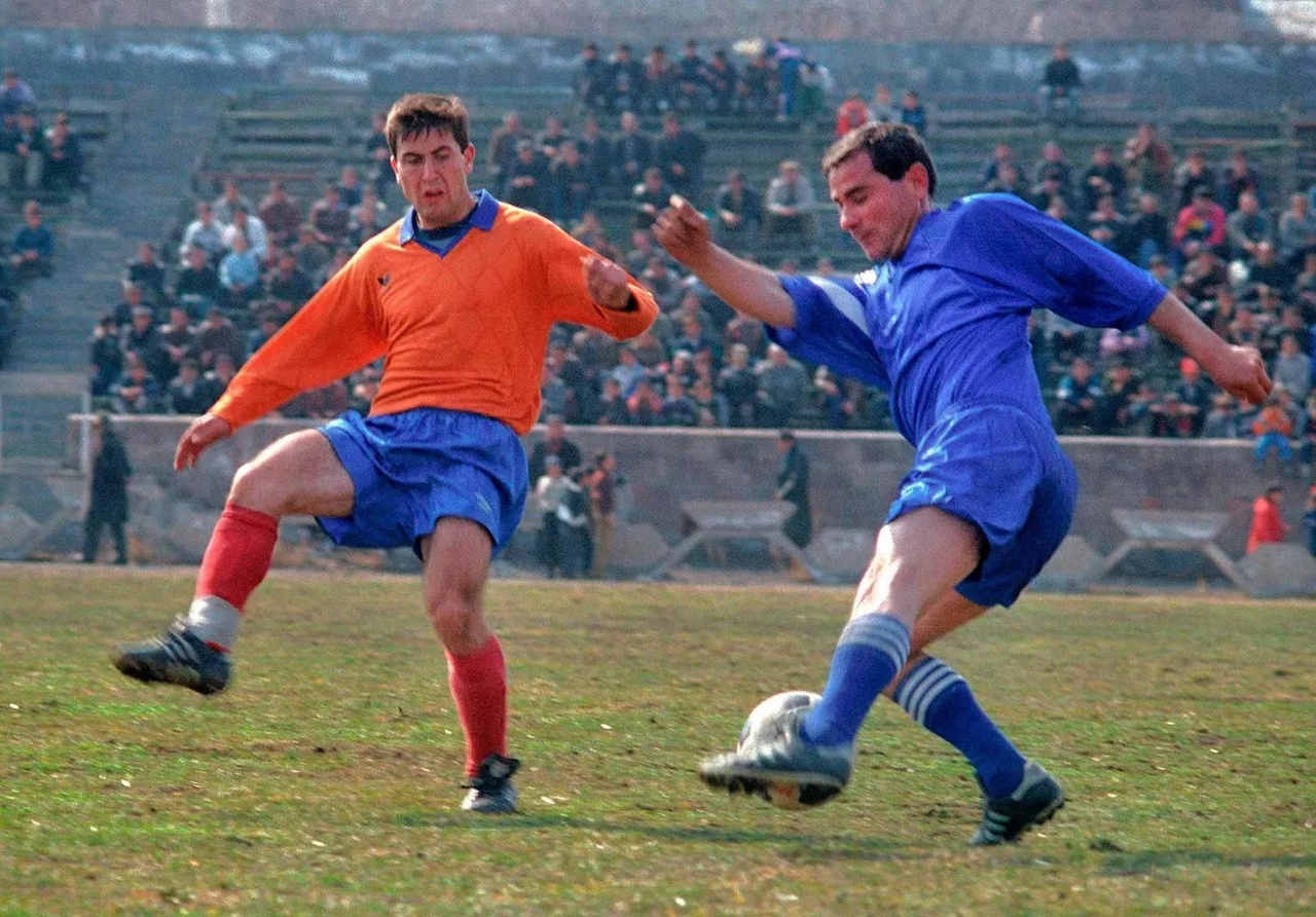 Первый Чемпионат Армении, апрель - ноябрь 1992 года. Феномен подобных турниров - два Чемпиона.