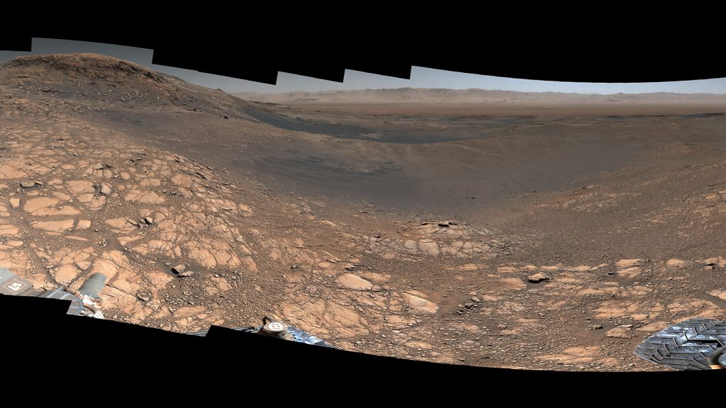Curiosity отснял новую панораму марсианской поверхности