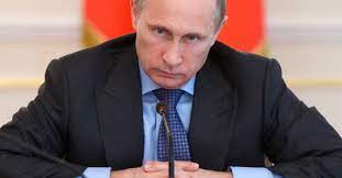 Путин предложил лишать российского гражданства за фейки об армии