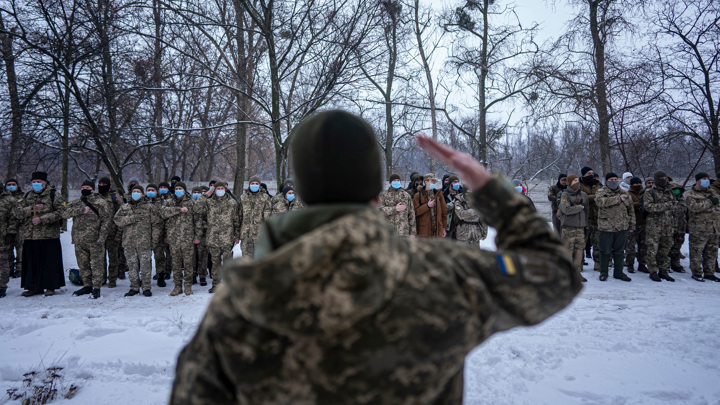 Украинец отбивался косой от сотрудников военкомата