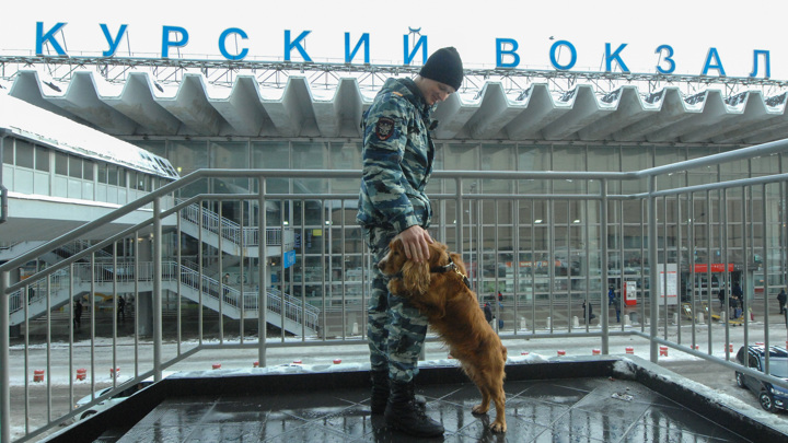 На Курском вокзале в Москве поймали мужчину с противопехотными минами