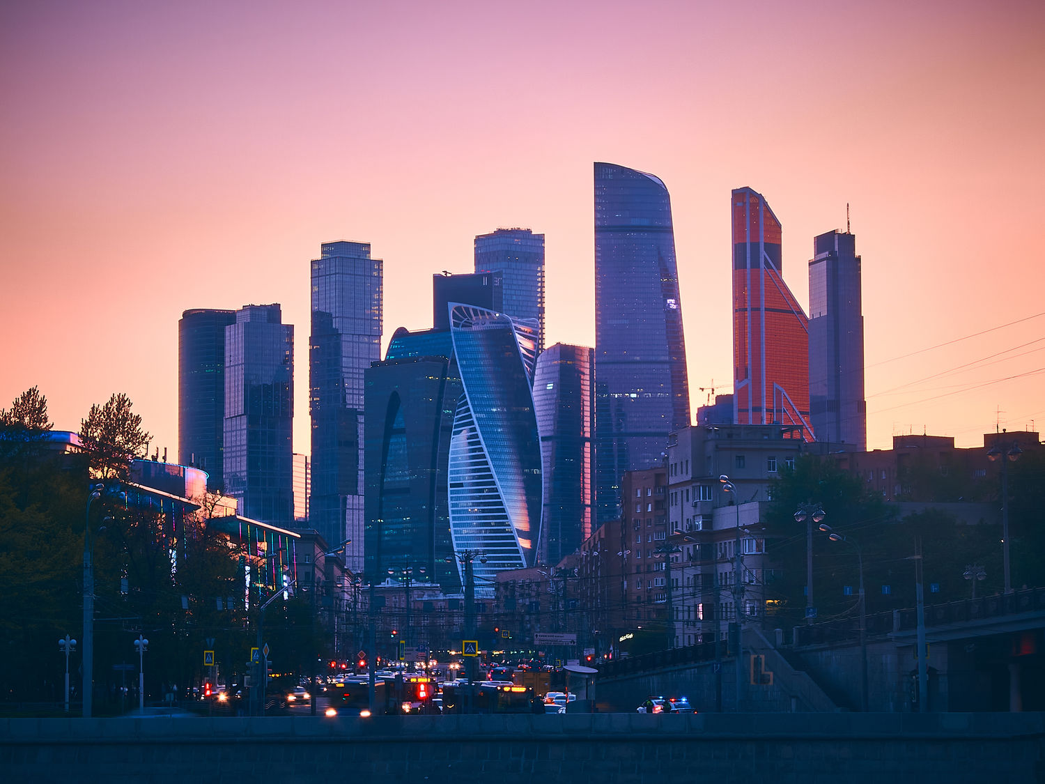 Преимущества и недостатки жизни в Москве