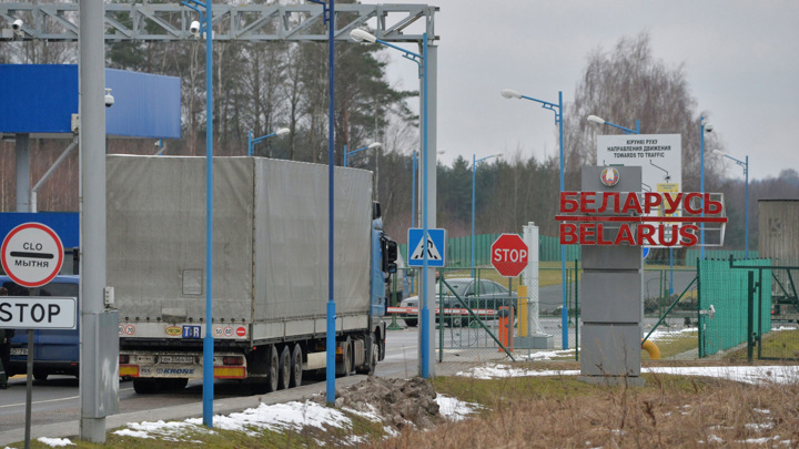 Казахстан потребовал от Польши снять ограничения для грузовиков на границе с Белоруссией
