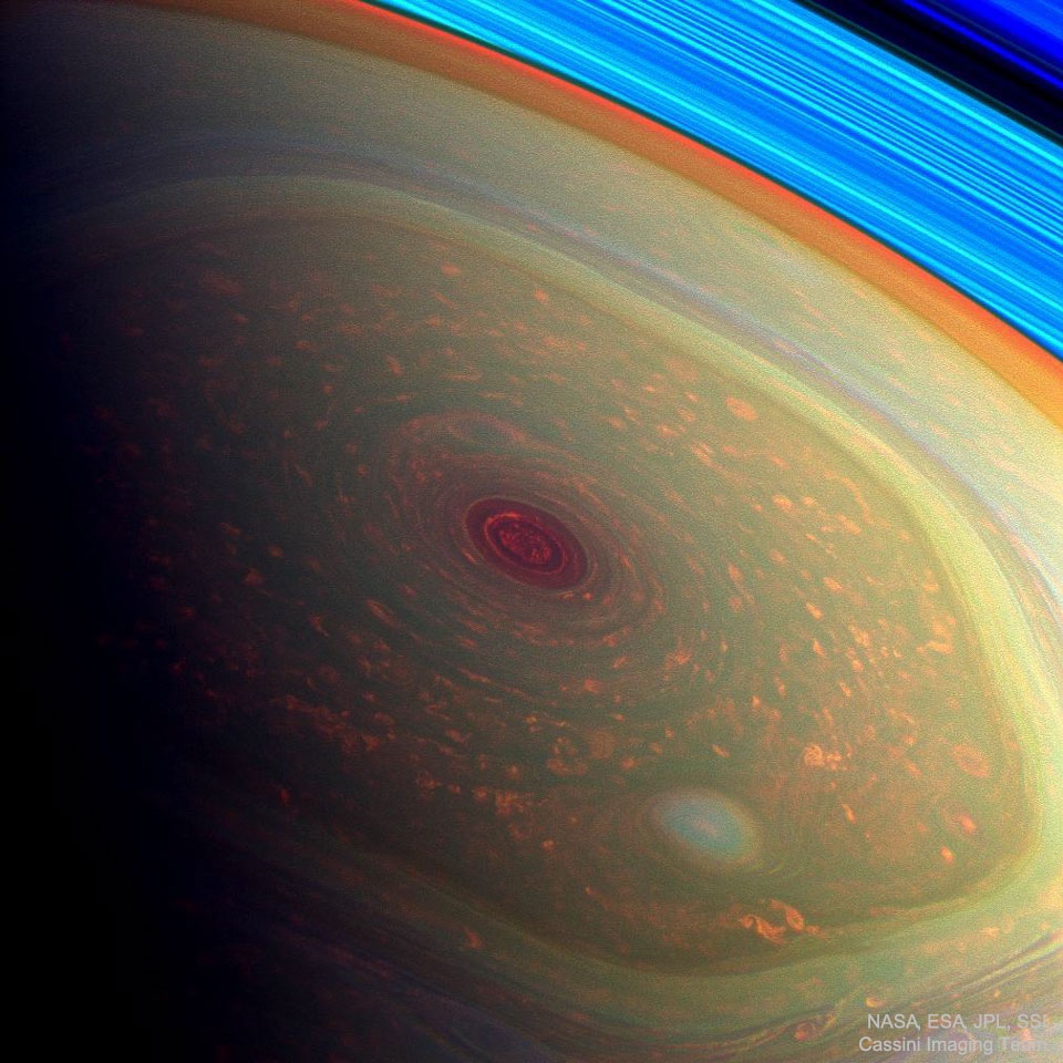 Почему облака на Сатурне сформировали шестиугольник?