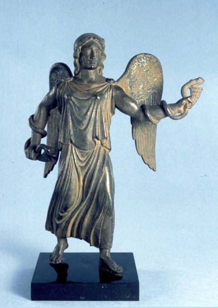 Бронзовая статуэтка божества этрусков Ванф (лат. Vanth) , 425-400 до н.э. Найдена около Везувия, Кампания, Италия.