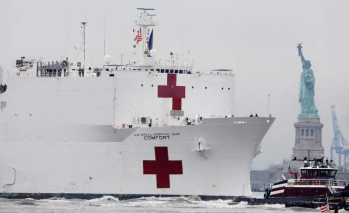 Медицинское судно Comfort прибыло в Нью-Йорк
