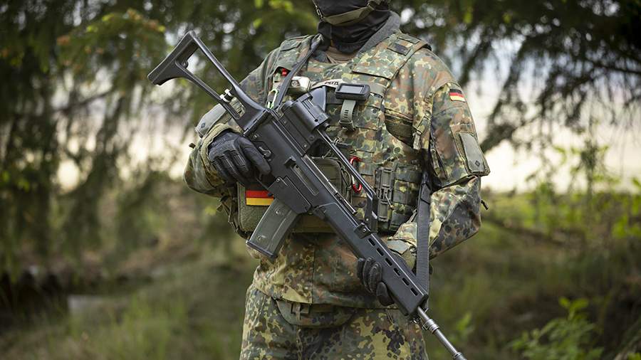 Немецких военнослужащих на Украине нет и не будет, заявил Шольц